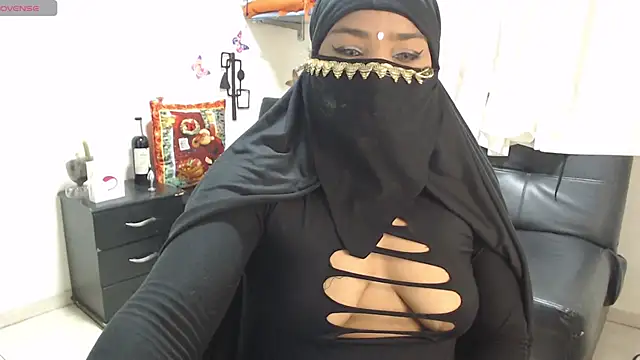 Snapshot of Aaliyah_brown chatting on 3, 1, 2025 Aaliyah brown online show from 3, 1, 2025