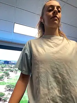 Snapshot of jungleangel chatting on 5, 3, 2025 jungleangel online show from 5, 3, 2025