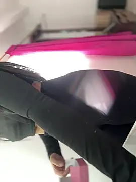 Salome golvert online show from 10, 3, 2026