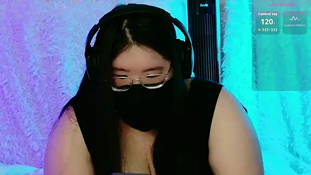 Snapshot of Kara-Nuna chatting on 11, 2, 2026 Kara-Nuna online show from 11, 2, 2026
