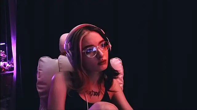 Avi Nile online show from 27, 12, 2024