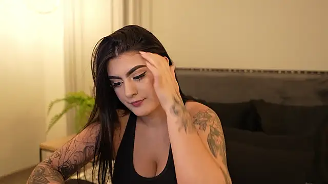 IrisBaker online show from 6, 11, 2025