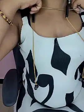 Snapshot of Tanvi-patil chatting on 18, 3, 2025 Tanvi-patil online show from 18, 3, 2025