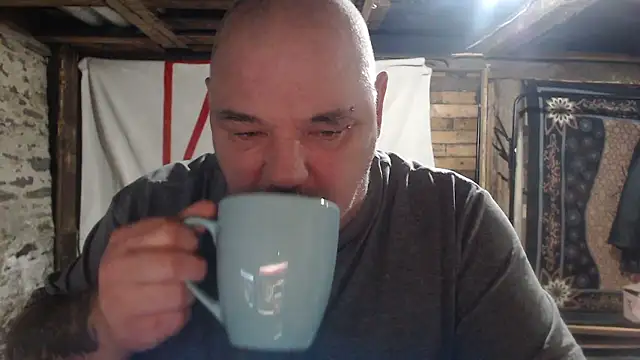 Newfiesausage1972 online show from 9, 1, 2026