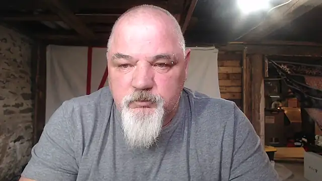 Newfiesausage1972 online show from 14, 3, 2026