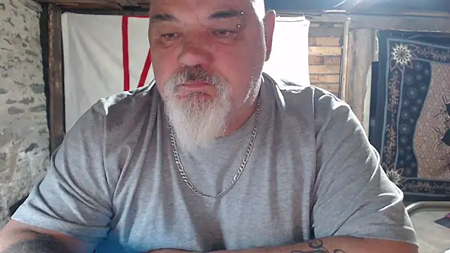 Snapshot of Newfiesausage1972 chatting on 10, 5, 2026 Newfiesausage1972 online show from 10, 5, 2026