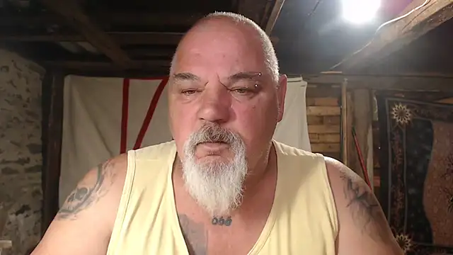 Snapshot of Newfiesausage1972 chatting on 23, 5, 2026 Newfiesausage1972 online show from 23, 5, 2026