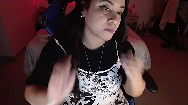 LauraHawkes online show from 29, 6, 2026