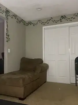 Snapshot of Shuggabutt chatting on 5, 1, 2025 Shuggabutt online show from 5, 1, 2025