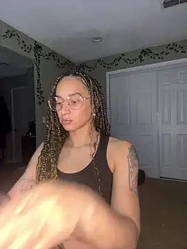 Snapshot of Shuggabutt chatting on 11, 1, 2025 Shuggabutt online show from 11, 1, 2025