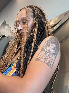 Snapshot of Shuggabutt chatting on 18, 9, 2025 Shuggabutt online show from 18, 9, 2025