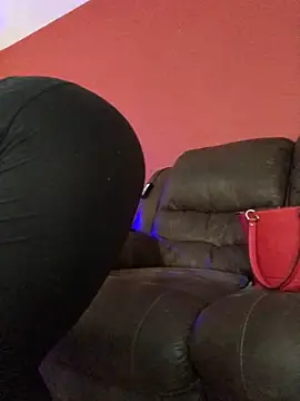 Snapshot of blndpolkadot chatting on 12, 2, 2025 blndpolkadot online show from 12, 2, 2025