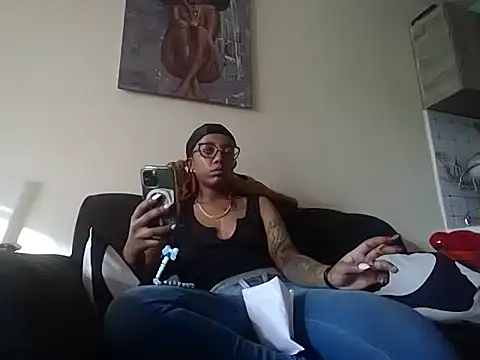 Snapshot of hoely_grail01 chatting on 10, 2, 2026 hoely grail01 online show from 10, 2, 2026