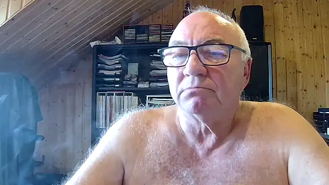 Snapshot of biggandybig chatting on 24, 4, 2026 biggandybig online show from 24, 4, 2026