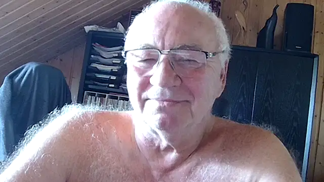 Snapshot of biggandybig chatting on 8, 5, 2026 biggandybig online show from 8, 5, 2026