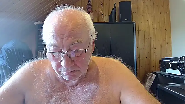 Snapshot of biggandybig chatting on 9, 5, 2026 biggandybig online show from 9, 5, 2026