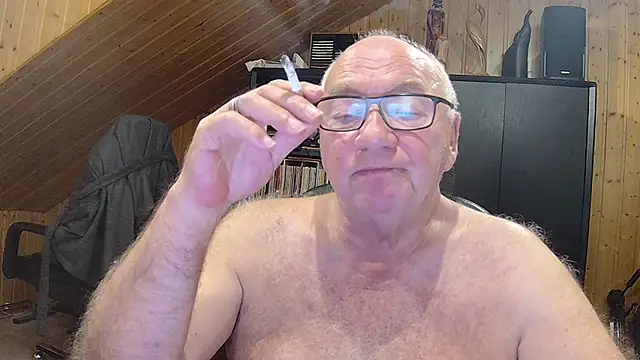 Snapshot of biggandybig chatting on 28, 5, 2026 biggandybig online show from 28, 5, 2026
