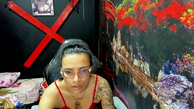 Snapshot of Yaumiko chatting on 16, 12, 2025 Yaumiko online show from 16, 12, 2025