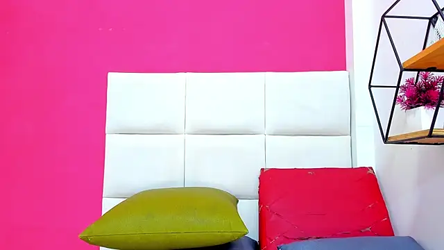 Snapshot of malu_horny_69 chatting on 3, 12, 2024 malu horny 69 online show from 3, 12, 2024