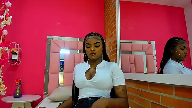 Snapshot of malu_horny_69 chatting on 9, 12, 2024 malu horny 69 online show from 9, 12, 2024