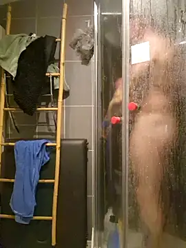 Snapshot of RomWoolf chatting on 28, 2, 2025 RomWoolf online show from 28, 2, 2025