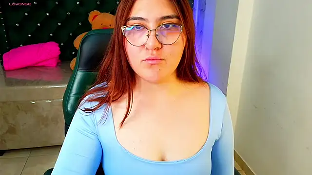 Snapshot of conniejames_m chatting on 4, 6, 2026 conniejames m online show from 4, 6, 2026