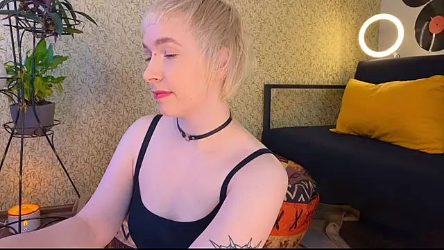 EmmyAmbros online show from 28, 2, 2025