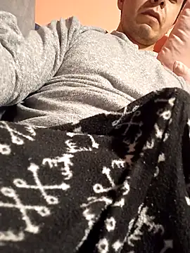 Snapshot of GuapoCoqueto chatting on 14, 11, 2025 GuapoCoqueto online show from 14, 11, 2025