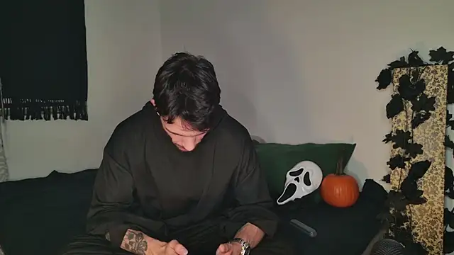 Snapshot of JackDesFeux chatting on 28, 10, 2025 JackDesFeux online show from 28, 10, 2025