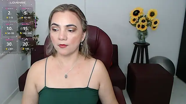 Snapshot of ana_milf chatting on 29, 4, 2026 ana milf online show from 29, 4, 2026
