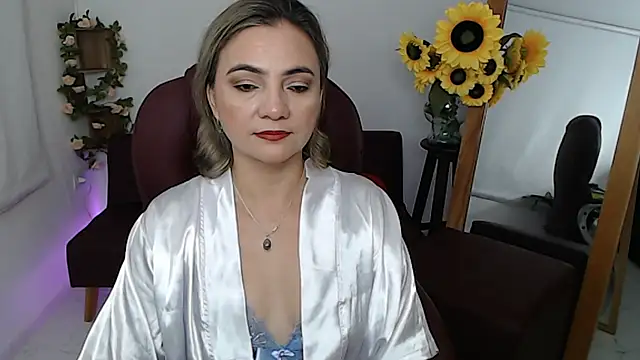 Snapshot of ana_milf chatting on 4, 7, 2026 ana milf online show from 4, 7, 2026