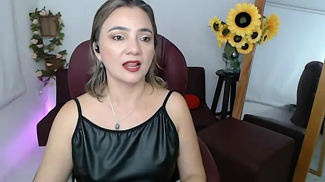 Snapshot of ana_milf chatting on 5, 7, 2026 ana milf online show from 5, 7, 2026