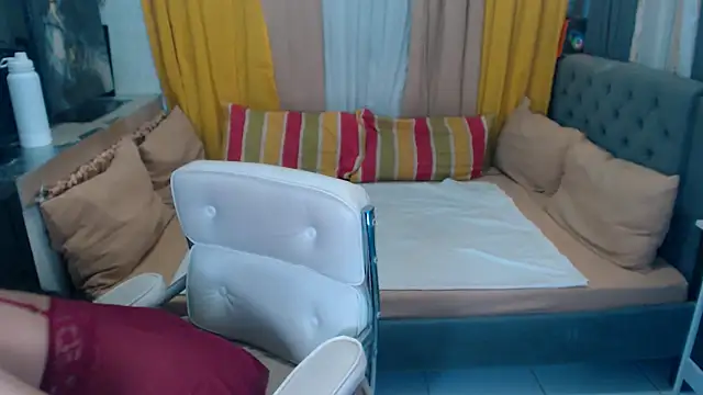 Snapshot of QueenDomCumm chatting on 5, 12, 2024 QueenDomCumm online show from 5, 12, 2024