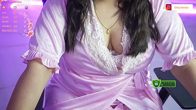 Snapshot of only_aleesha chatting on 1, 11, 2025 only aleesha online show from 1, 11, 2025