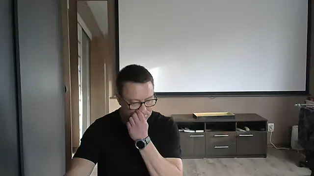 Snapshot of HarrySnake chatting on 7, 11, 2025 HarrySnake online show from 7, 11, 2025