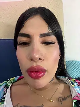 Snapshot of saragill323 chatting on 17, 12, 2024 saragill323 online show from 17, 12, 2024