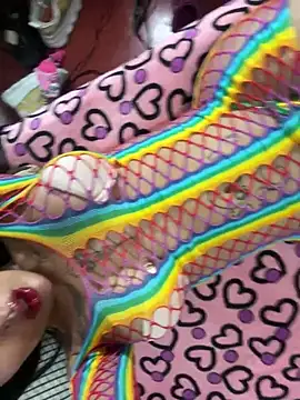 Snapshot of saragill323 chatting on 28, 12, 2024 saragill323 online show from 28, 12, 2024