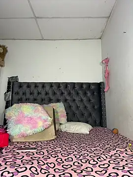 saragill323 online show from 6, 2, 2026