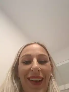 Liana Lou online show from 5, 2, 2025