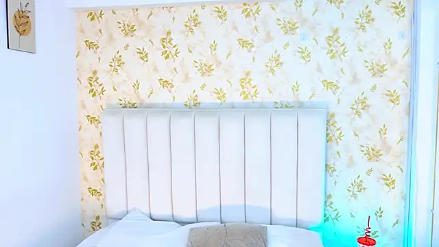 Snapshot of Sara_Desire chatting on 13, 1, 2026 Sara Desire online show from 13, 1, 2026