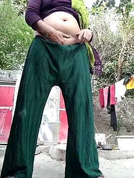 Snapshot of Hot-rubina chatting on 28, 4, 2026 Hot-rubina online show from 28, 4, 2026