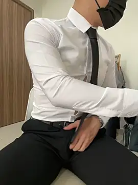 harrylouis1357 online show from 8, 12, 2024