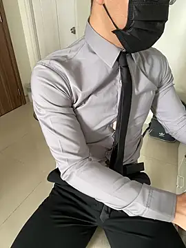 harrylouis1357 online show from 5, 1, 2025