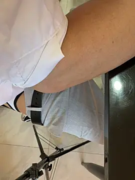 harrylouis1357 online show from 19, 4, 2026