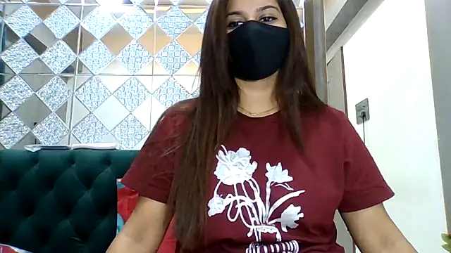 Snapshot of sparkling_queen chatting on 10, 11, 2025 sparkling queen online show from 10, 11, 2025