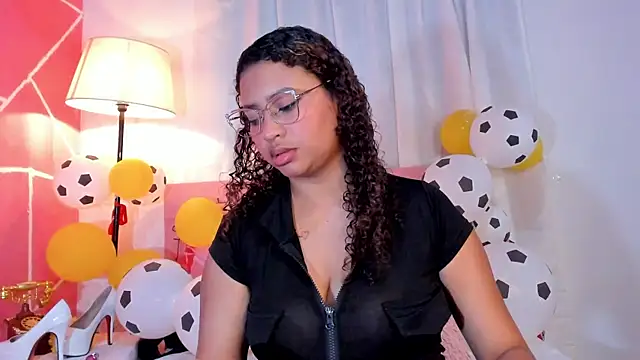 Snapshot of JessyZoe chatting on 15, 6, 2026 JessyZoe online show from 15, 6, 2026