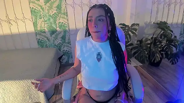 cute hollywood online show from 18, 12, 2025