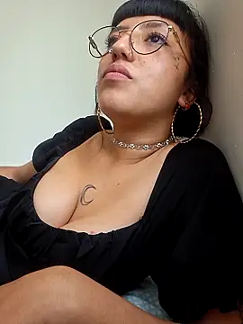 Snapshot of cute_hollywood chatting on 26, 5, 2026 cute hollywood online show from 26, 5, 2026