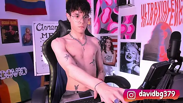 Snapshot of cinnamon_boyxxx chatting on 9, 3, 2025 cinnamon boyxxx online show from 9, 3, 2025