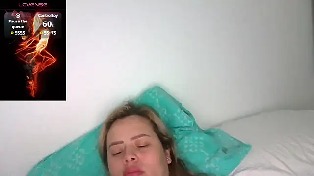 Snapshot of saramartinez1000 chatting on 5, 3, 2025 saramartinez1000 online show from 5, 3, 2025